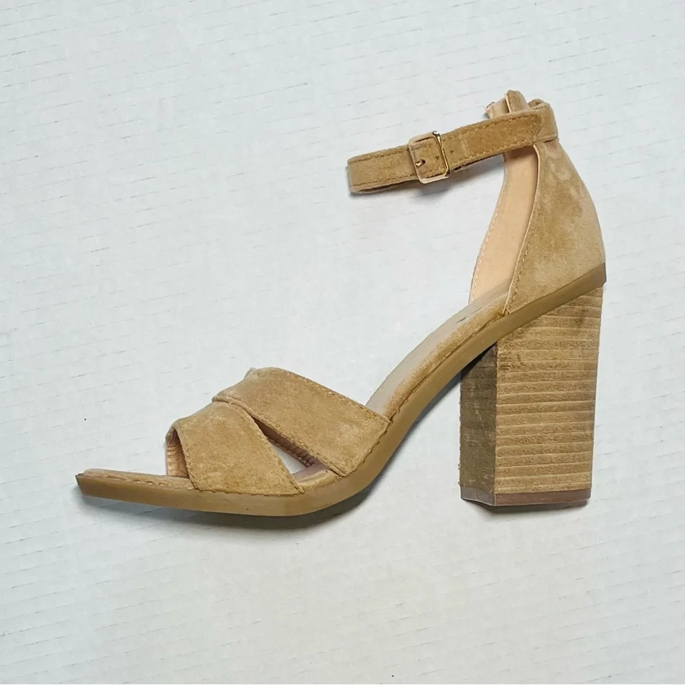 Retro Y2K Style Chunky Platform Block Heels - Picture 4 of 12